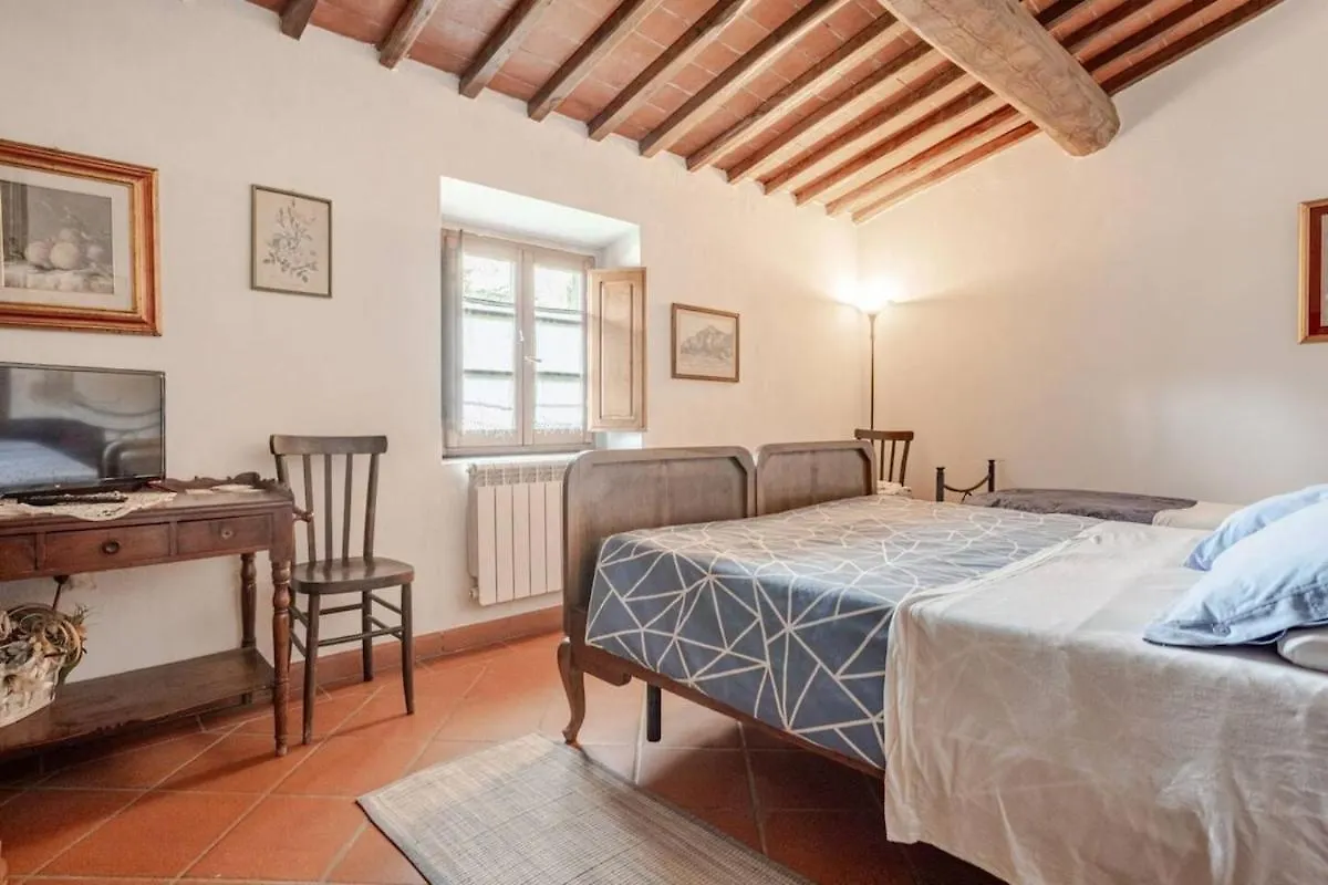 Casa di campagna Ala di Maniero in Toscana, nel Mugello sulle Colline di Firenze Borgo San Lorenzo