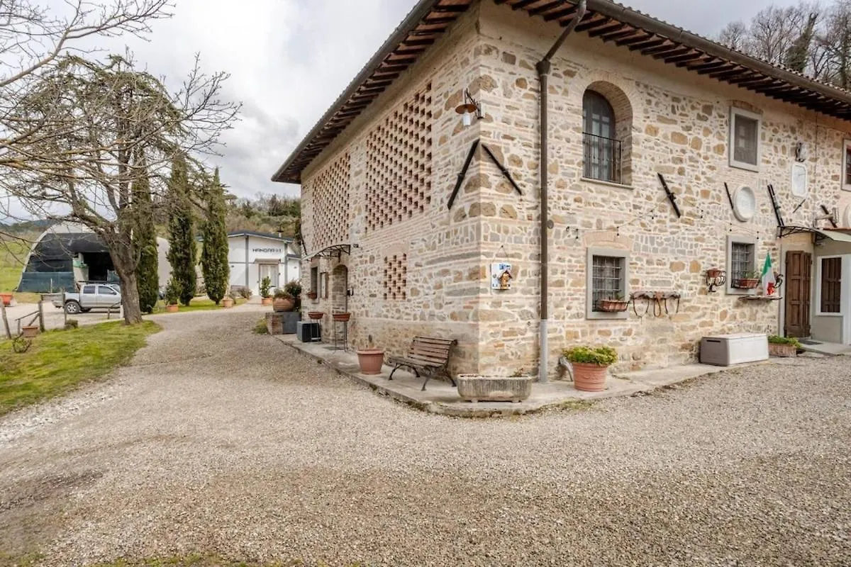 Casa di campagna Ala di Maniero in Toscana, nel Mugello sulle Colline di Firenze Borgo San Lorenzo